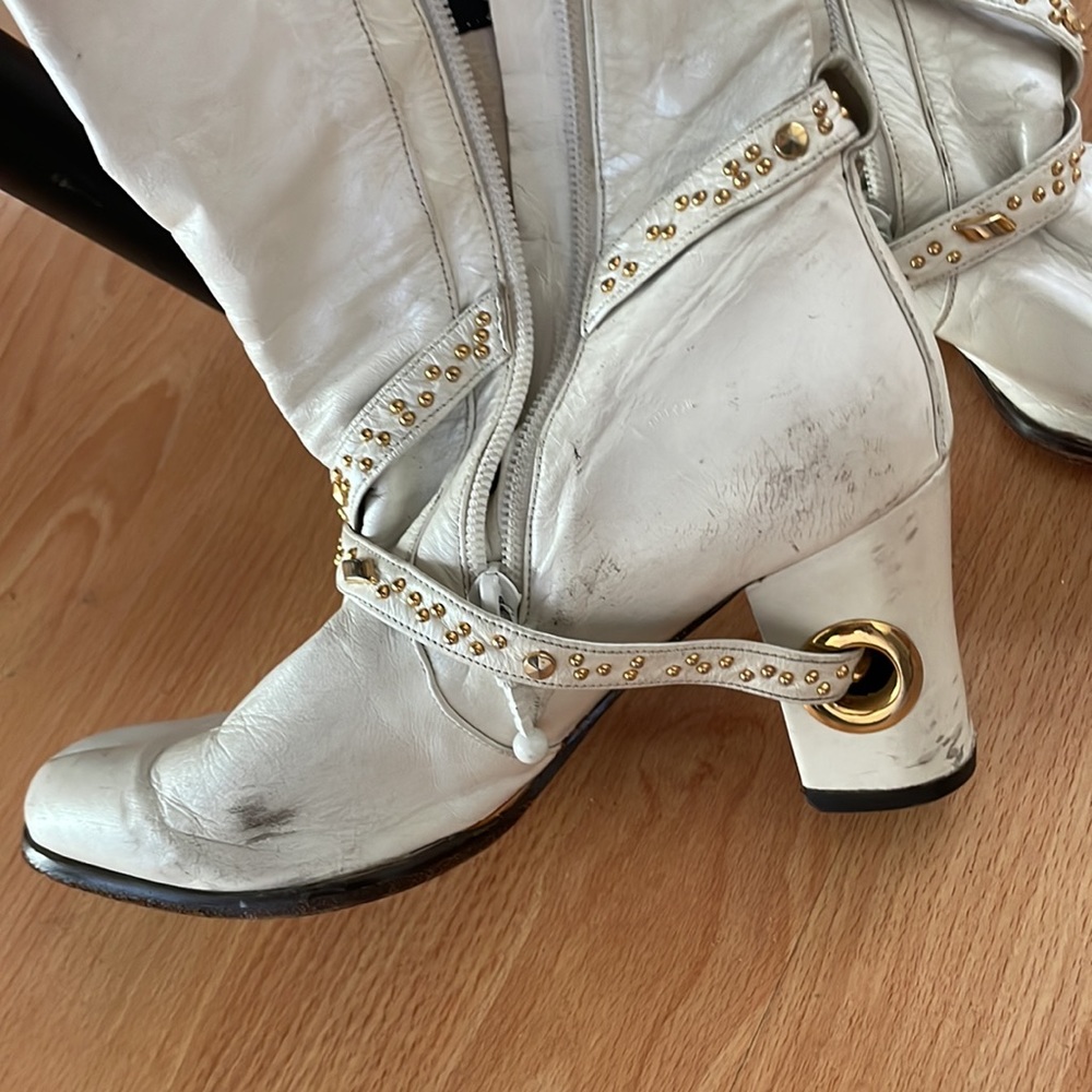 One of a kind vintage Fantasy Collection White Boots Gold studded strap - Picture 5 of 7
